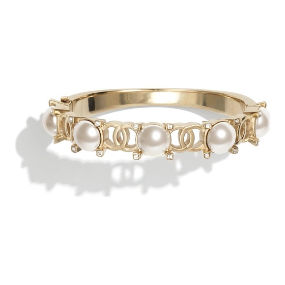 CHANEL B21 GOLD TONE METAL CUFF CC LOGO LARGE PEARLS CRYSTALS BANGLE BRACELET - Picture 1 of 15